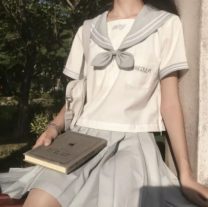 穿成炮灰女配，我成了公婆心尖宠